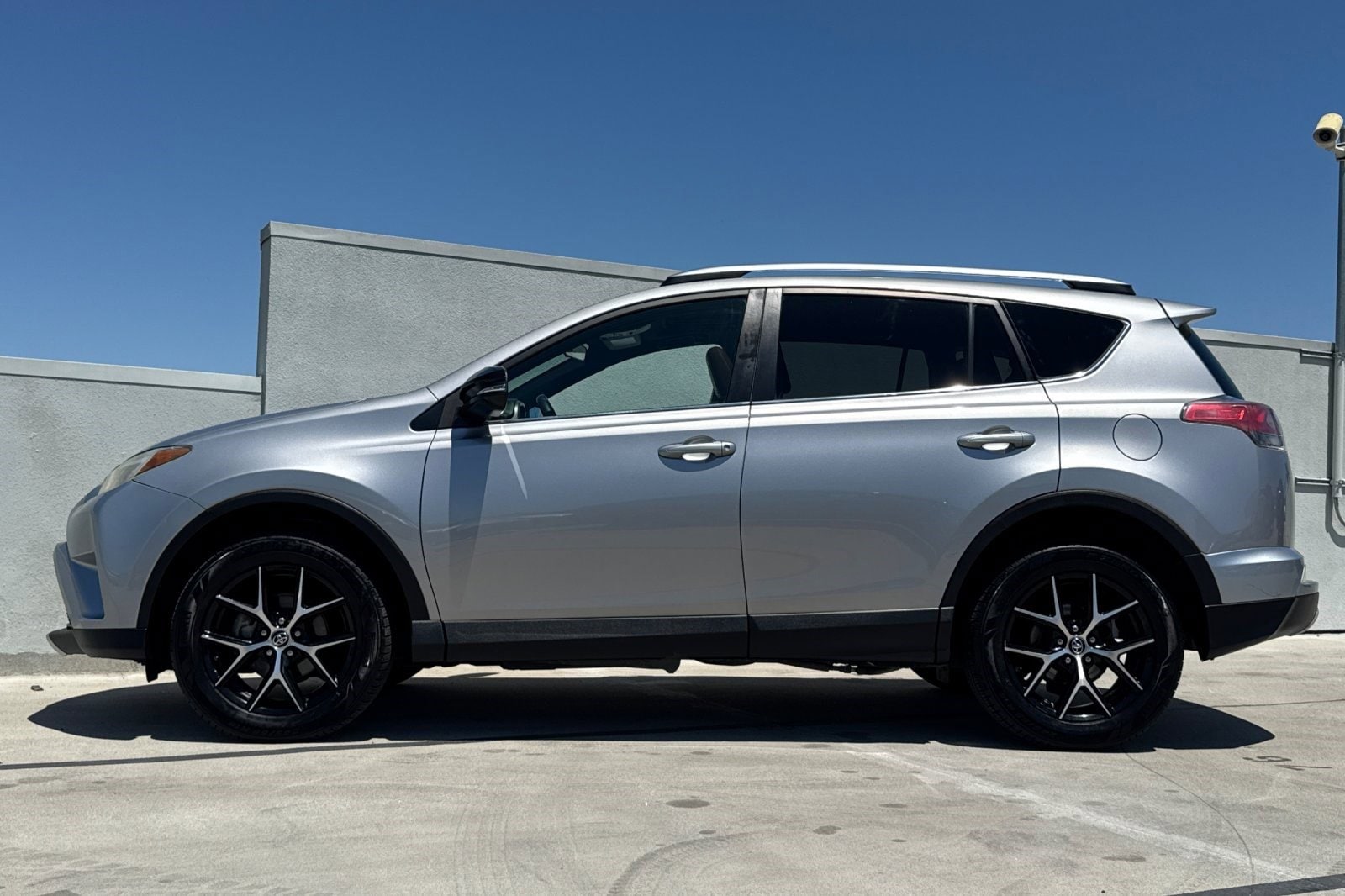 Used 2016 Toyota RAV4 SE with VIN 2T3JFREV4GW416618 for sale in Concord, CA