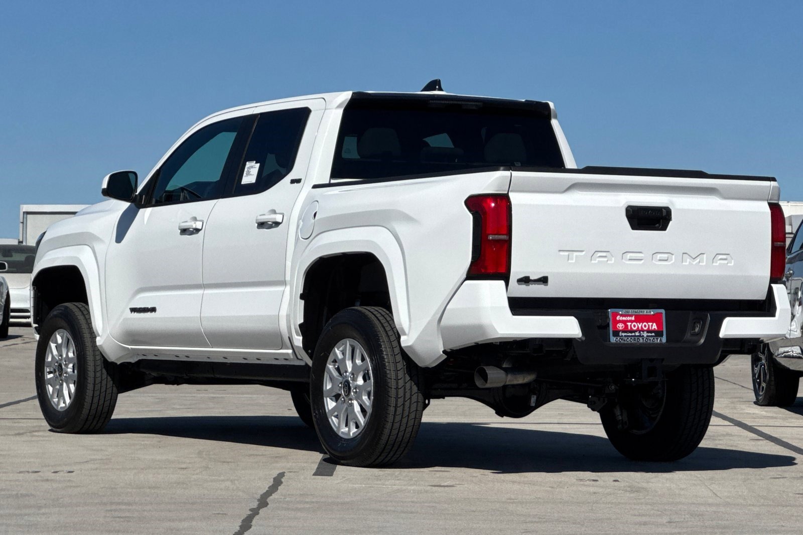 2025 Toyota Tacoma SR5 4x4 Double Cab photo 3