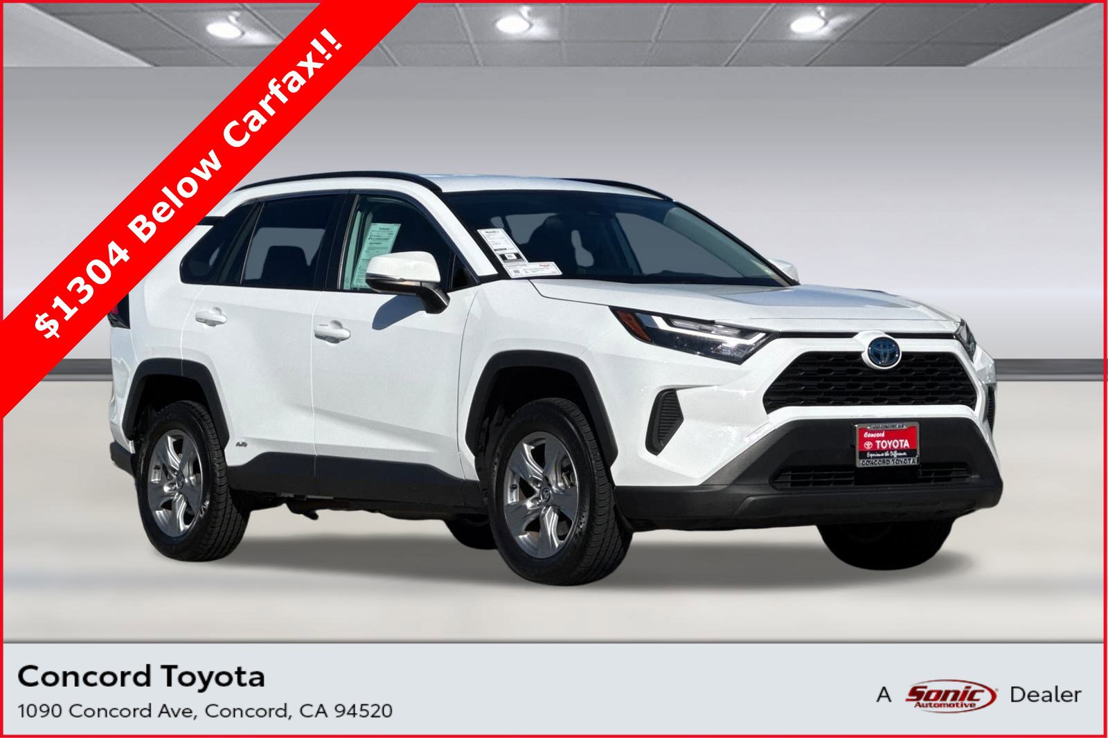 2024 Toyota RAV4 XLE's photo