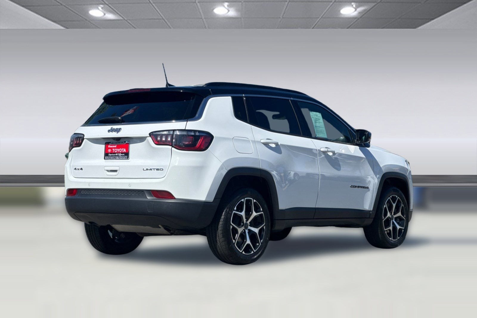 2025 Jeep Compass Limited photo 2