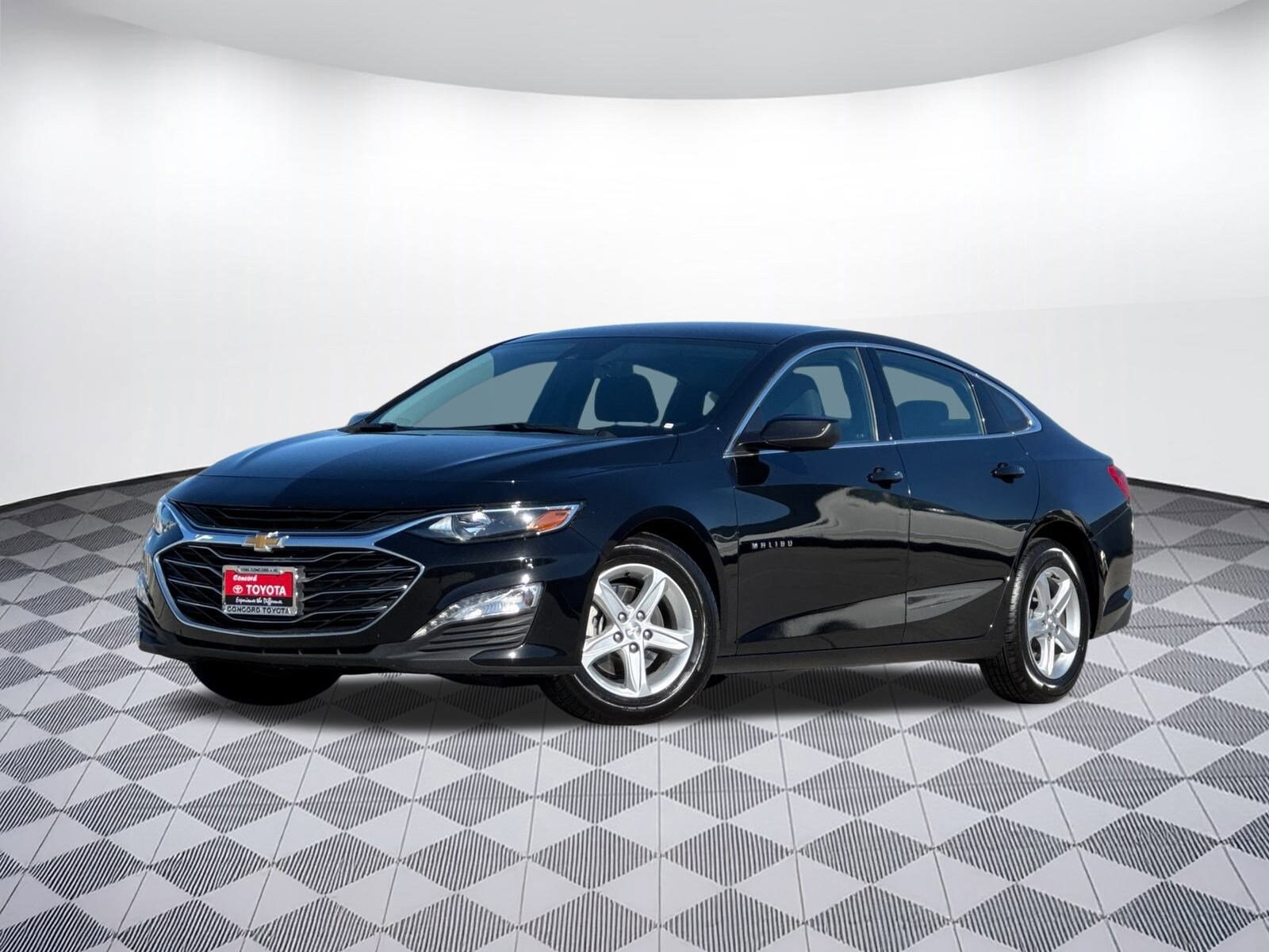 2024 Chevrolet Malibu 1LT photo 2