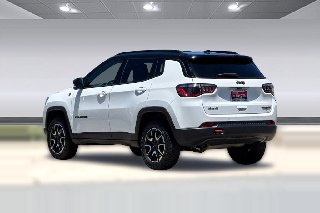 Used 2025 Jeep Compass Trailhawk SUV
