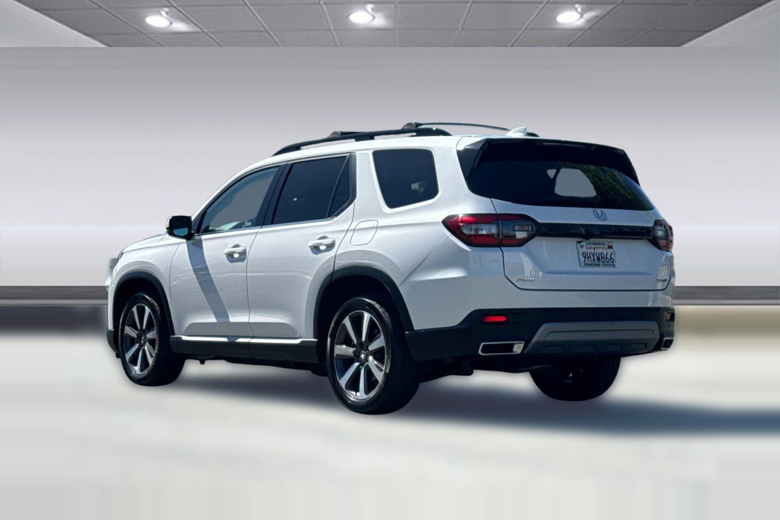 2023 Honda Pilot Touring photo 3