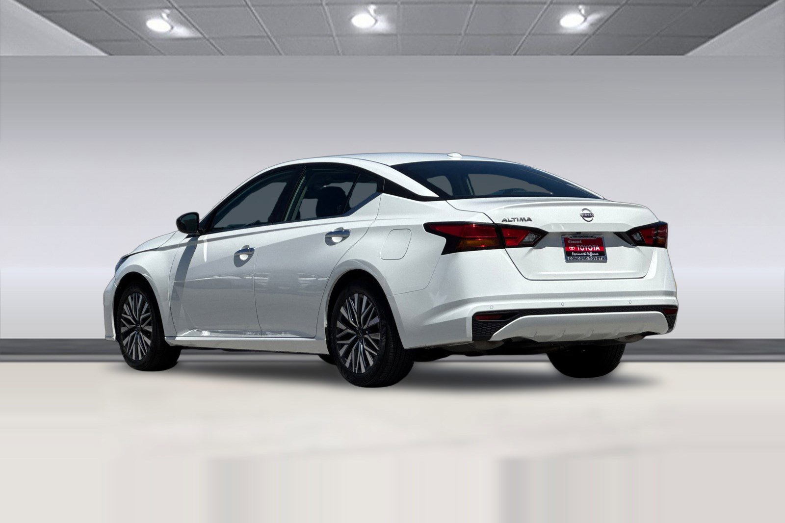 2025 Nissan Altima SV photo 3