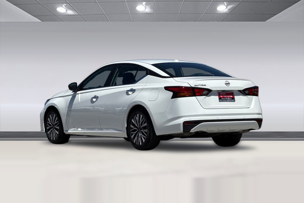 Used 2025 Nissan Altima SV Sedan