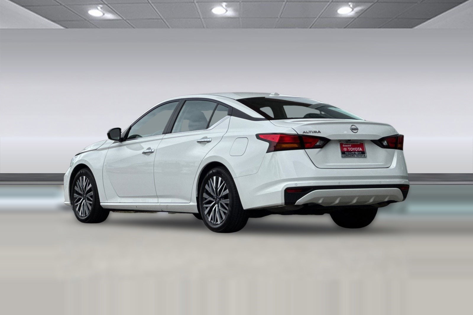 2025 Nissan Altima SV photo 3