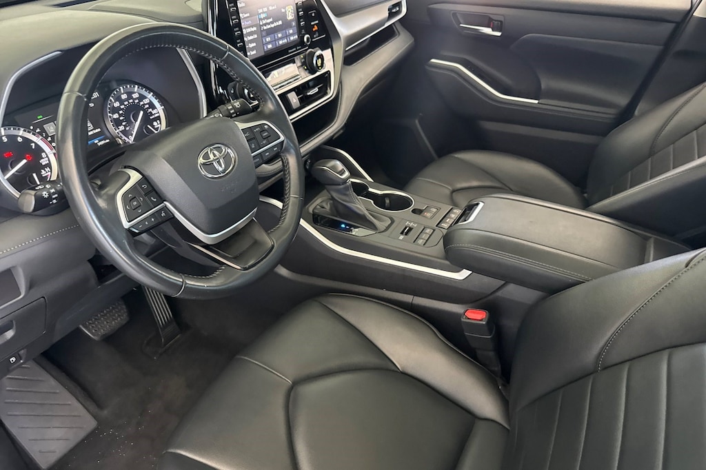Used 2022 Toyota Highlander XLE SUV