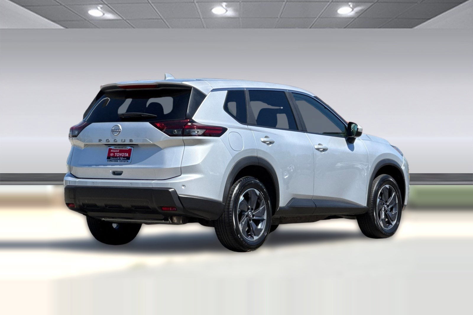 2025 Nissan Rogue SV photo 2