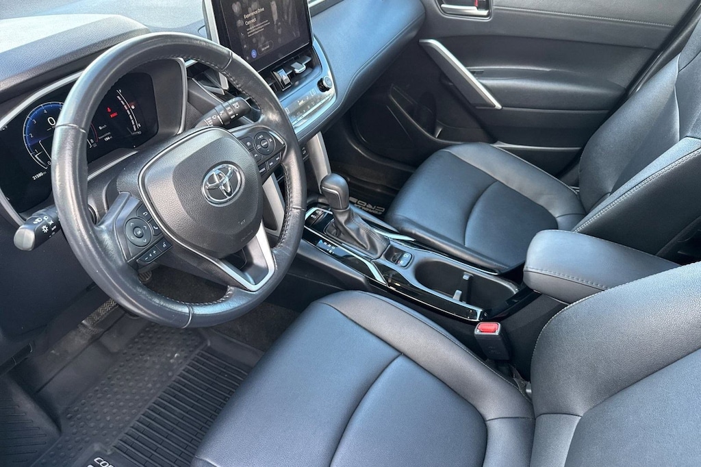 Used 2023 Toyota Corolla Cross XLE SUV