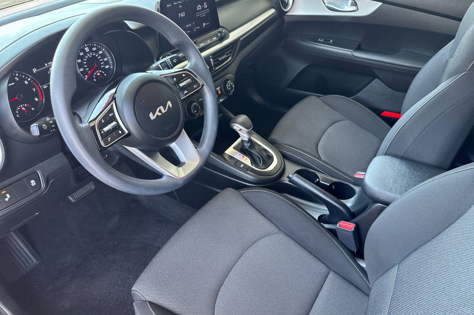 2023 Kia Forte LXS photo 4