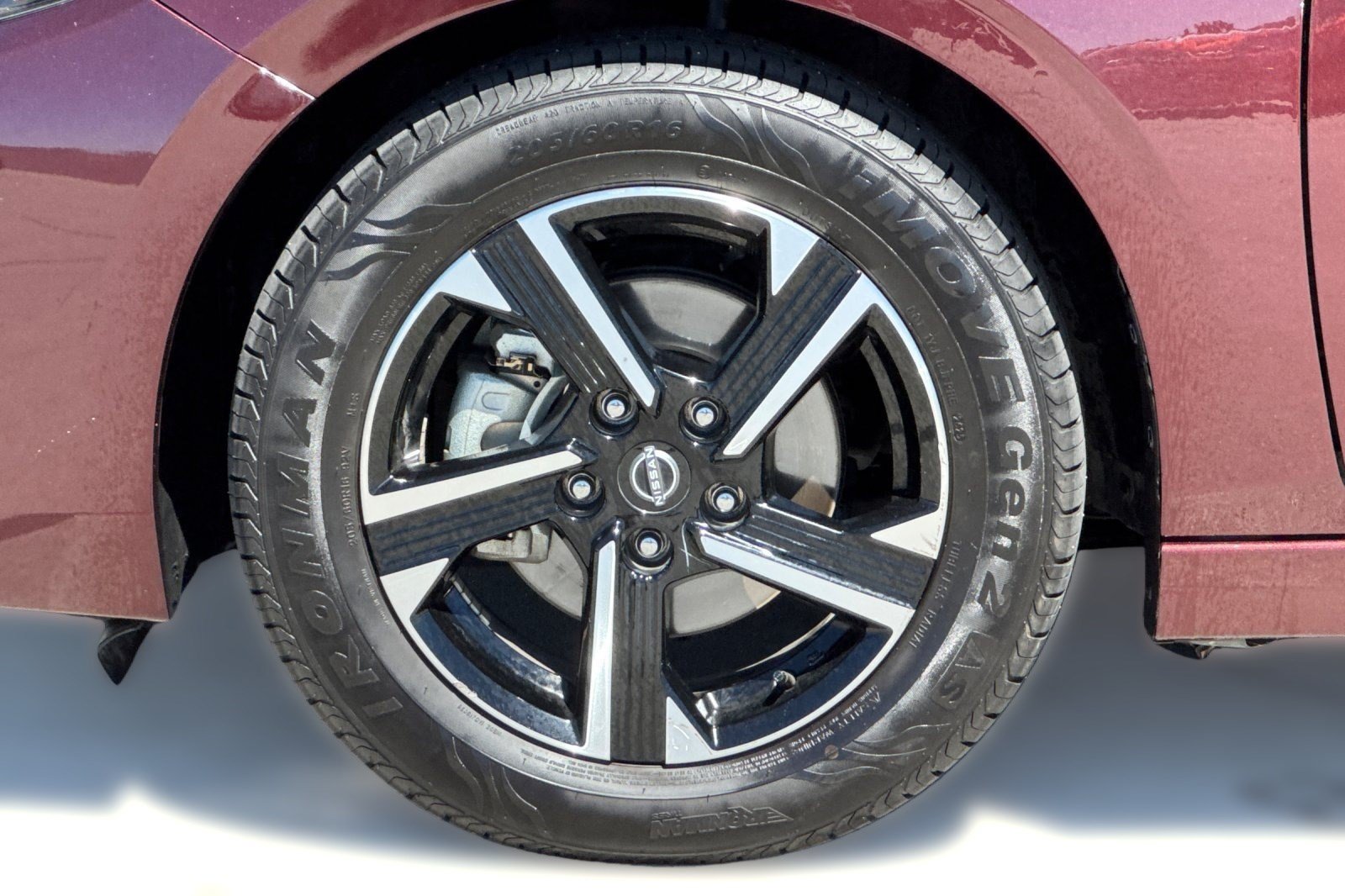 2025 Nissan Sentra SV - Photo 13