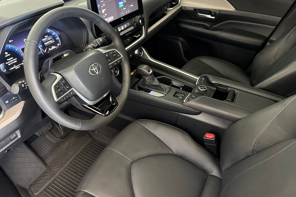 Used 2024 Toyota Grand Highlander Platinum SUV