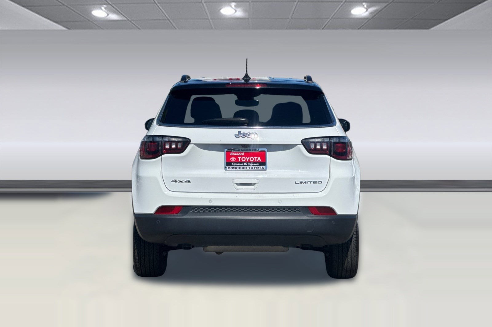 2025 Jeep Compass Limited photo 3