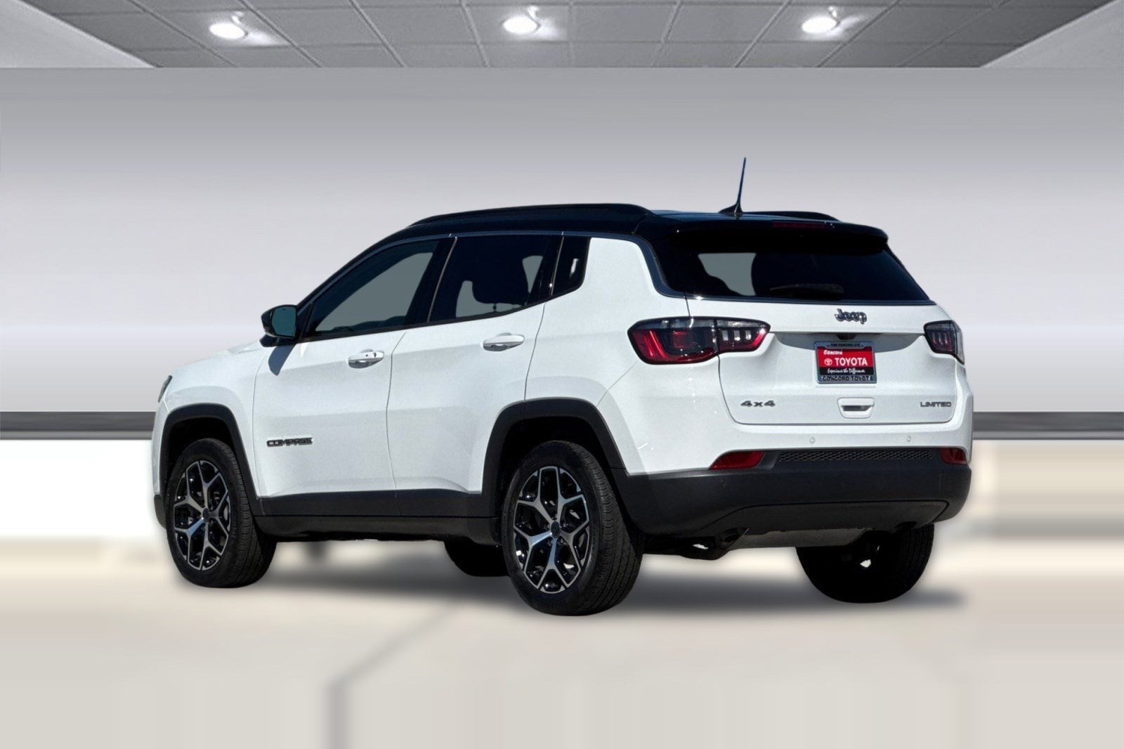 2025 Jeep Compass Limited photo 3