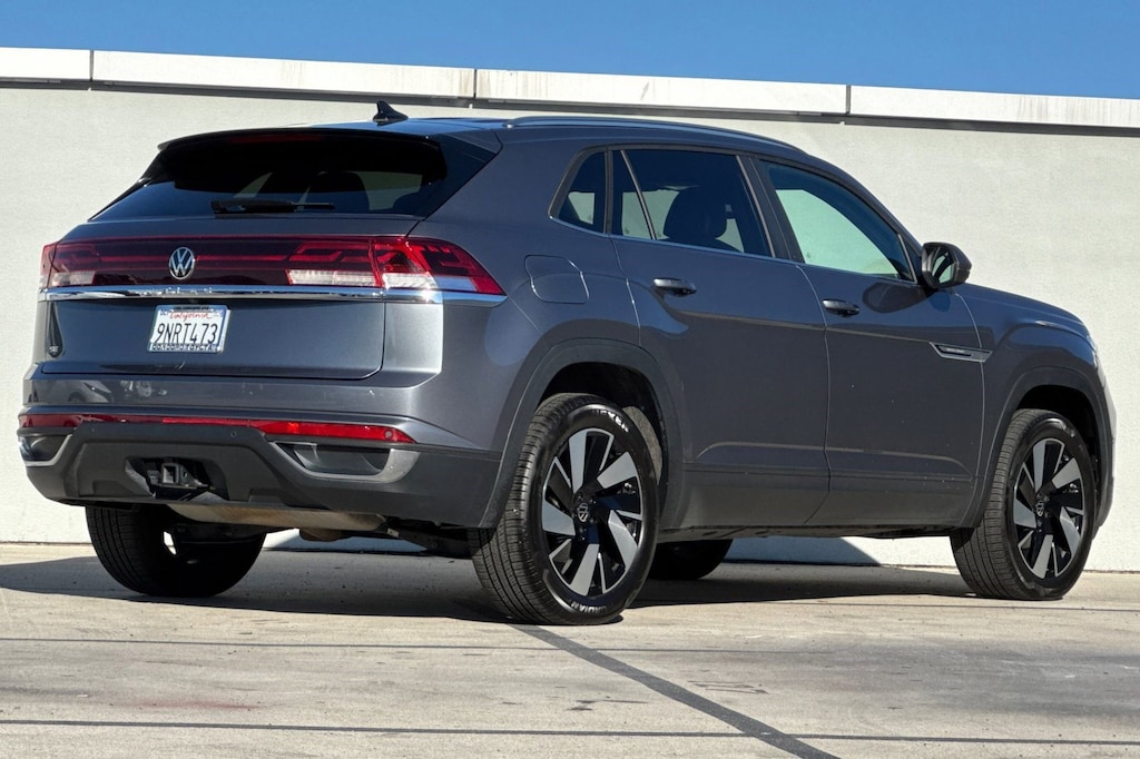 Used 2025 Volkswagen Atlas Cross Sport 2.0T SE w/Technology SUV