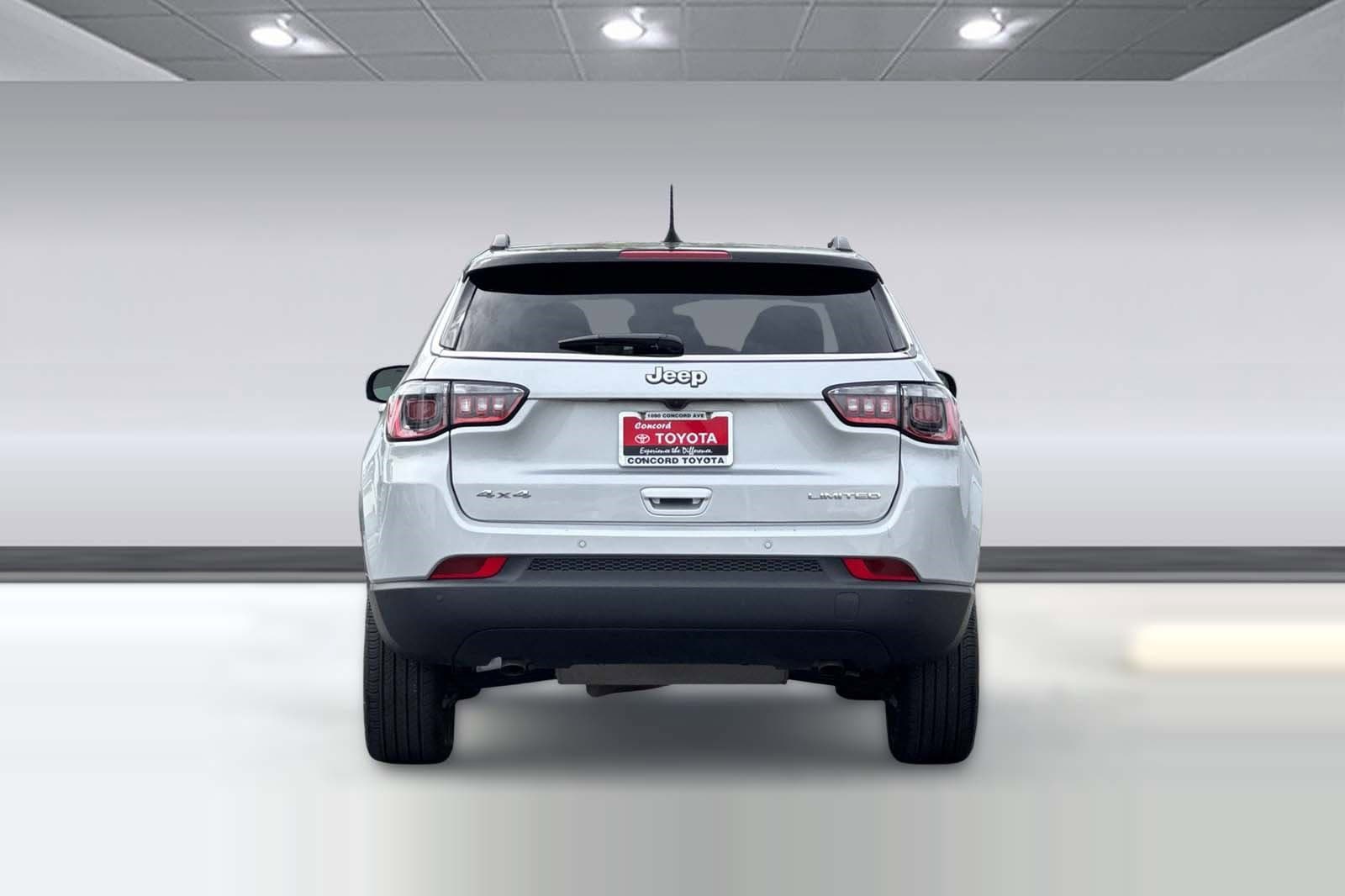 2025 Jeep Compass Limited photo 3