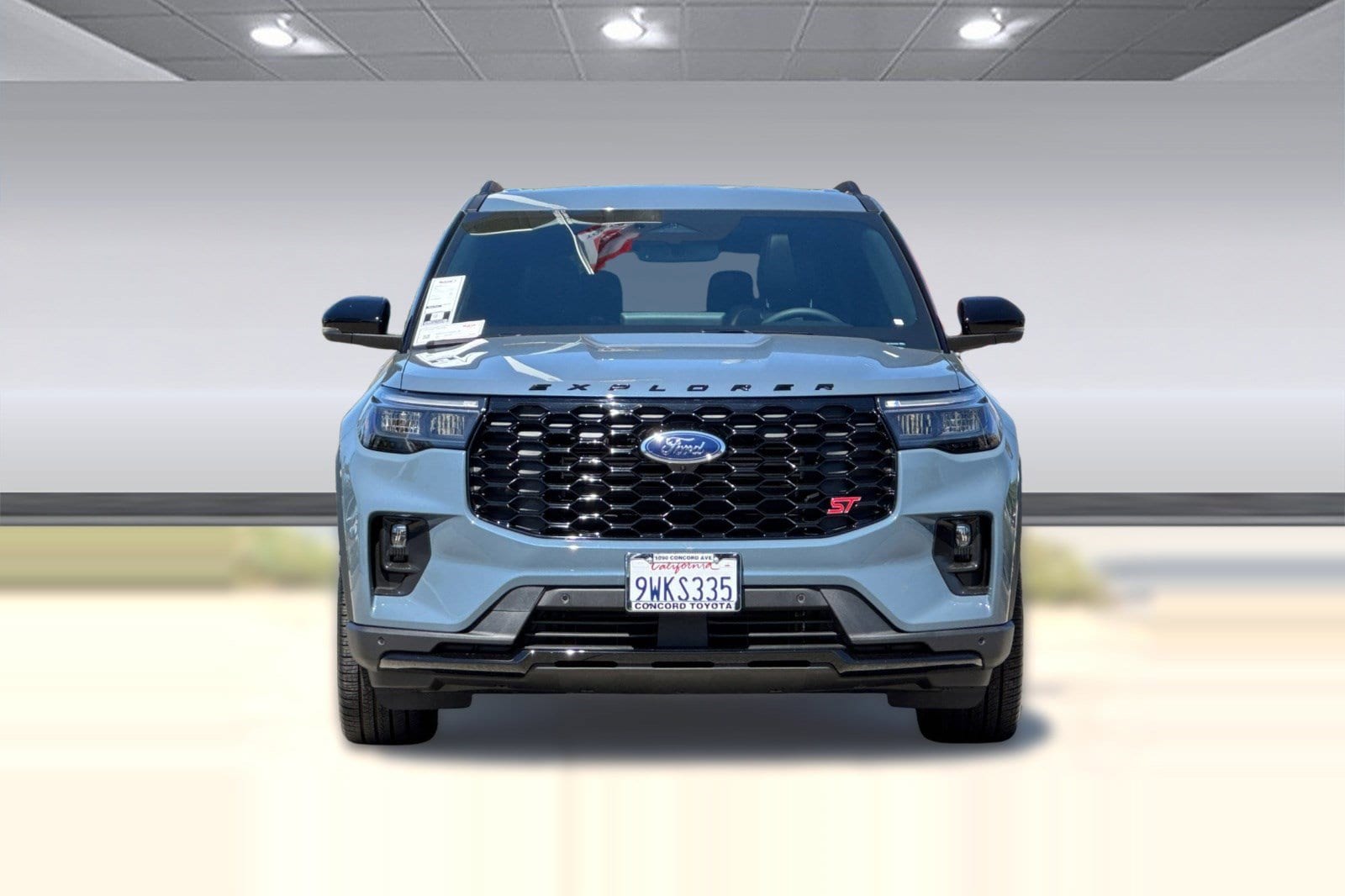 2025 Ford Explorer ST photo 4