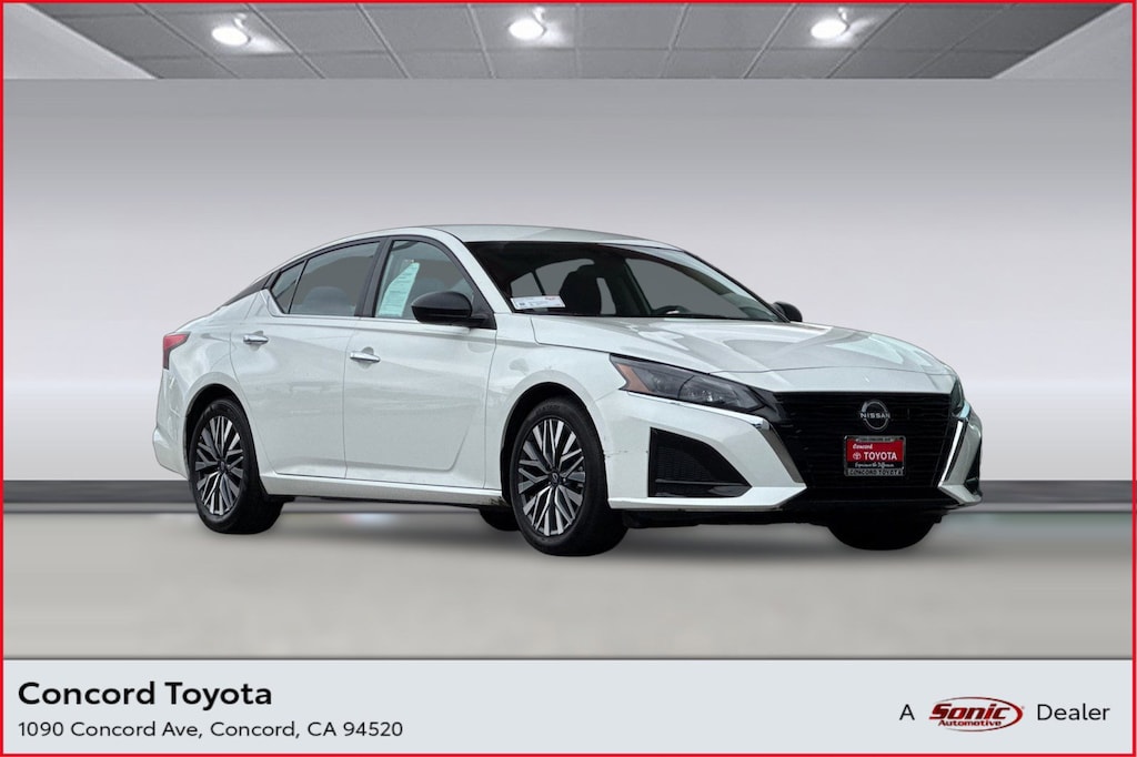 Used 2025 Nissan Altima SV Sedan