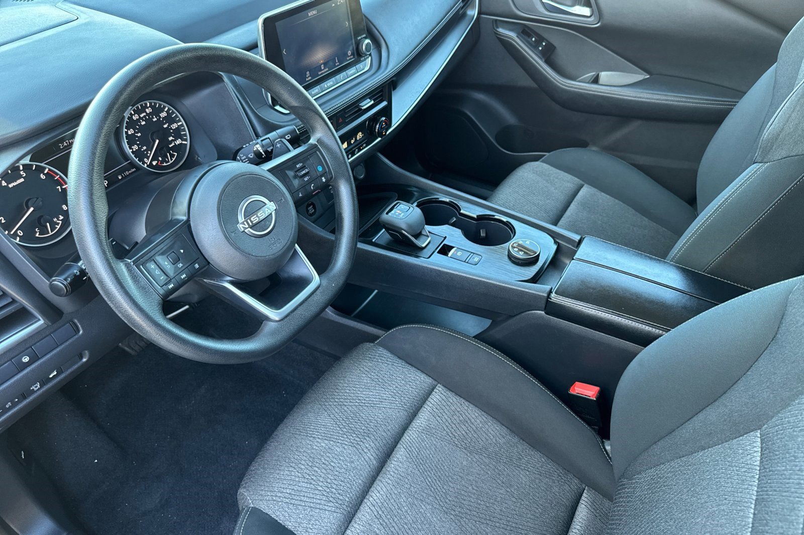 2024 Nissan Rogue SV photo 4