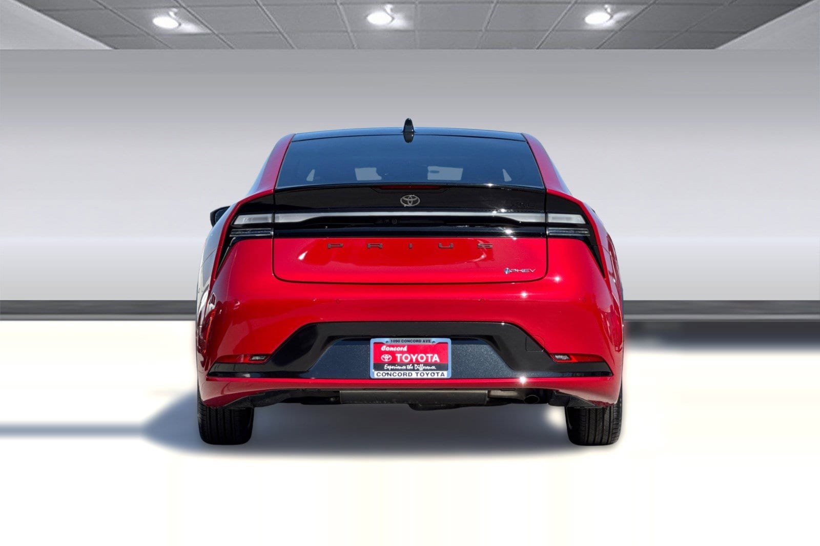 2025 Toyota Prius Plug-in Hybrid XSE Premium photo 3