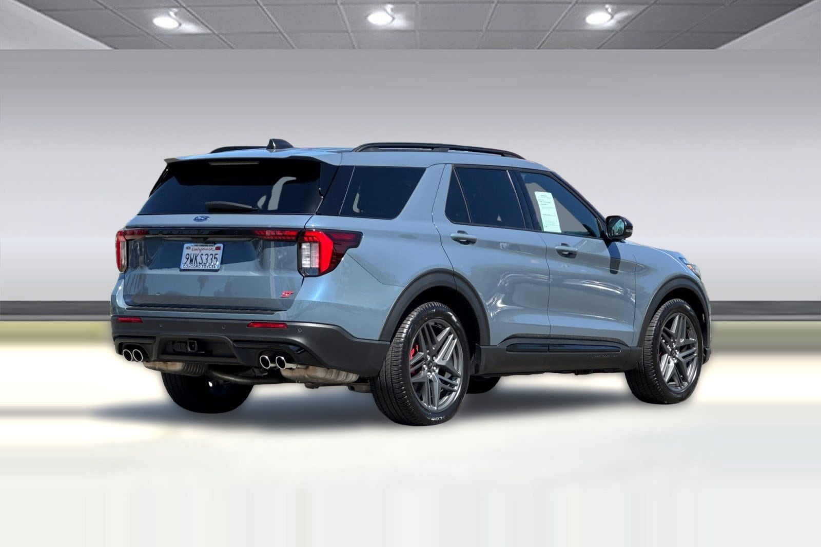 2025 Ford Explorer ST photo 2
