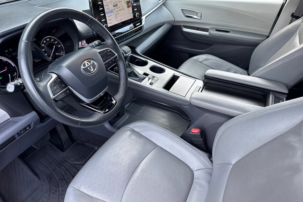 Certified 2022 Toyota Sienna Limited Van Passenger Van