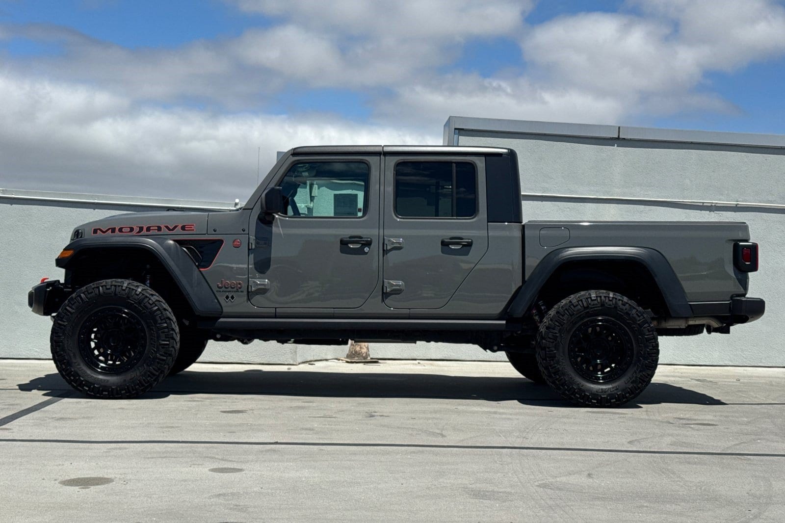Gladiator Mojave Truck Crew Cab