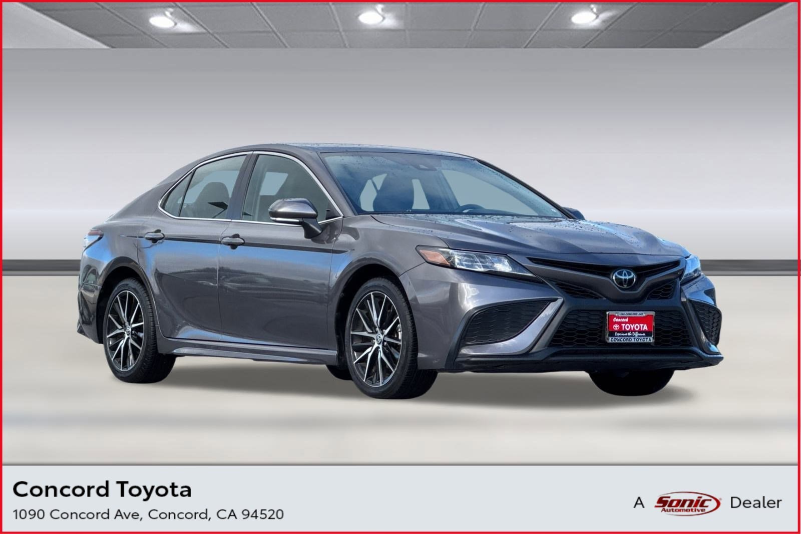 2023 Toyota Camry SE's photo