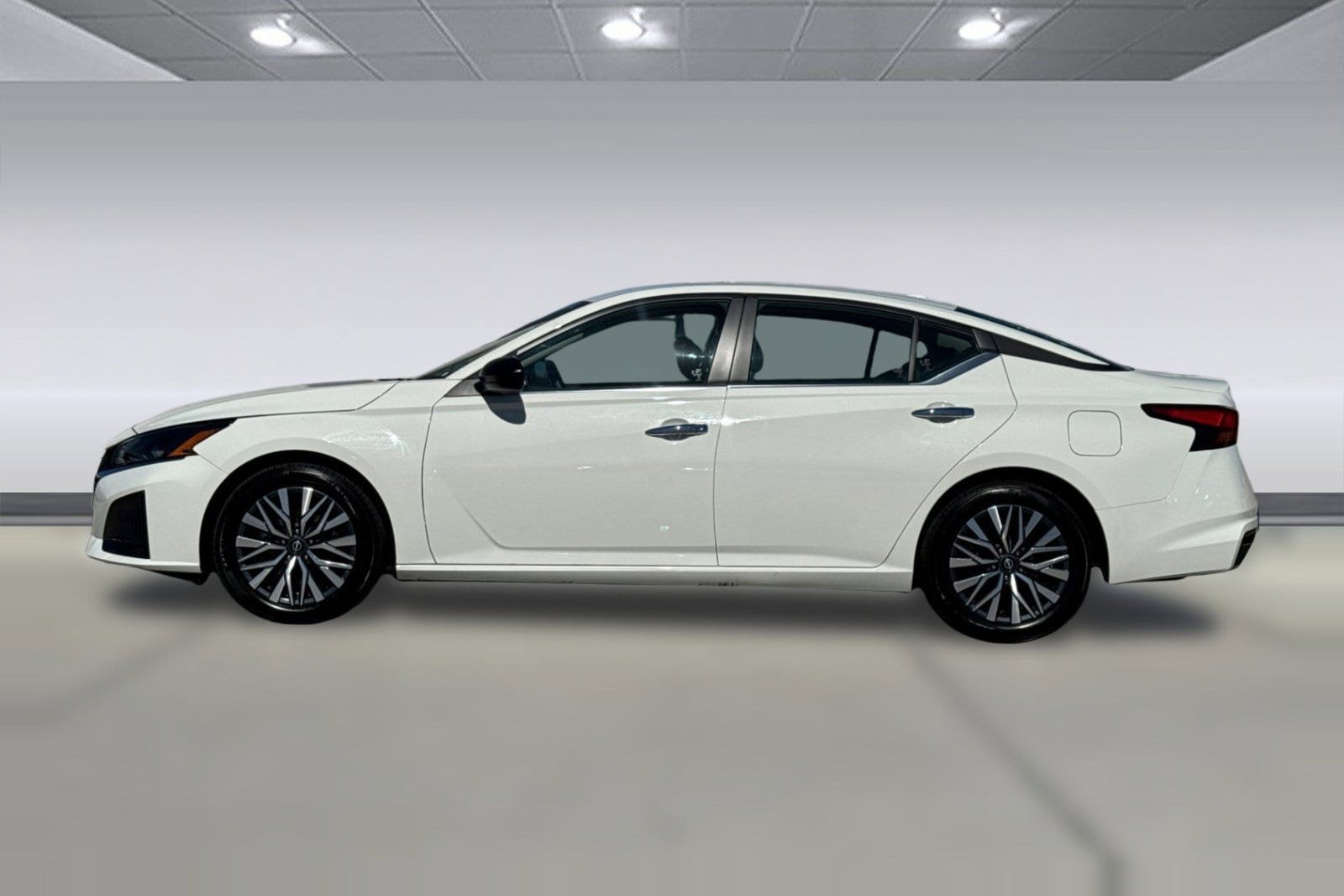 2025 Nissan Altima SV photo 5