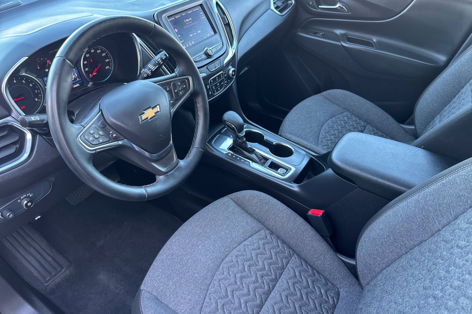2024 Chevrolet Equinox LT photo 4