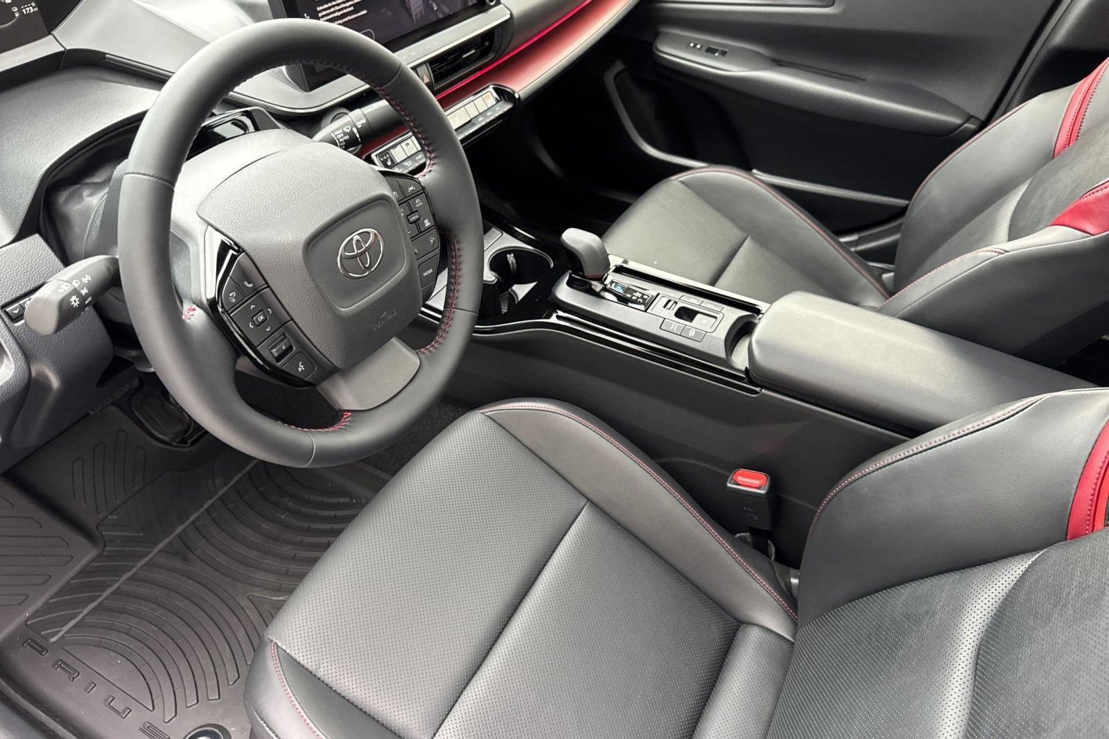 2026 Toyota Prius XSE Plug-in Hybrid photo 4