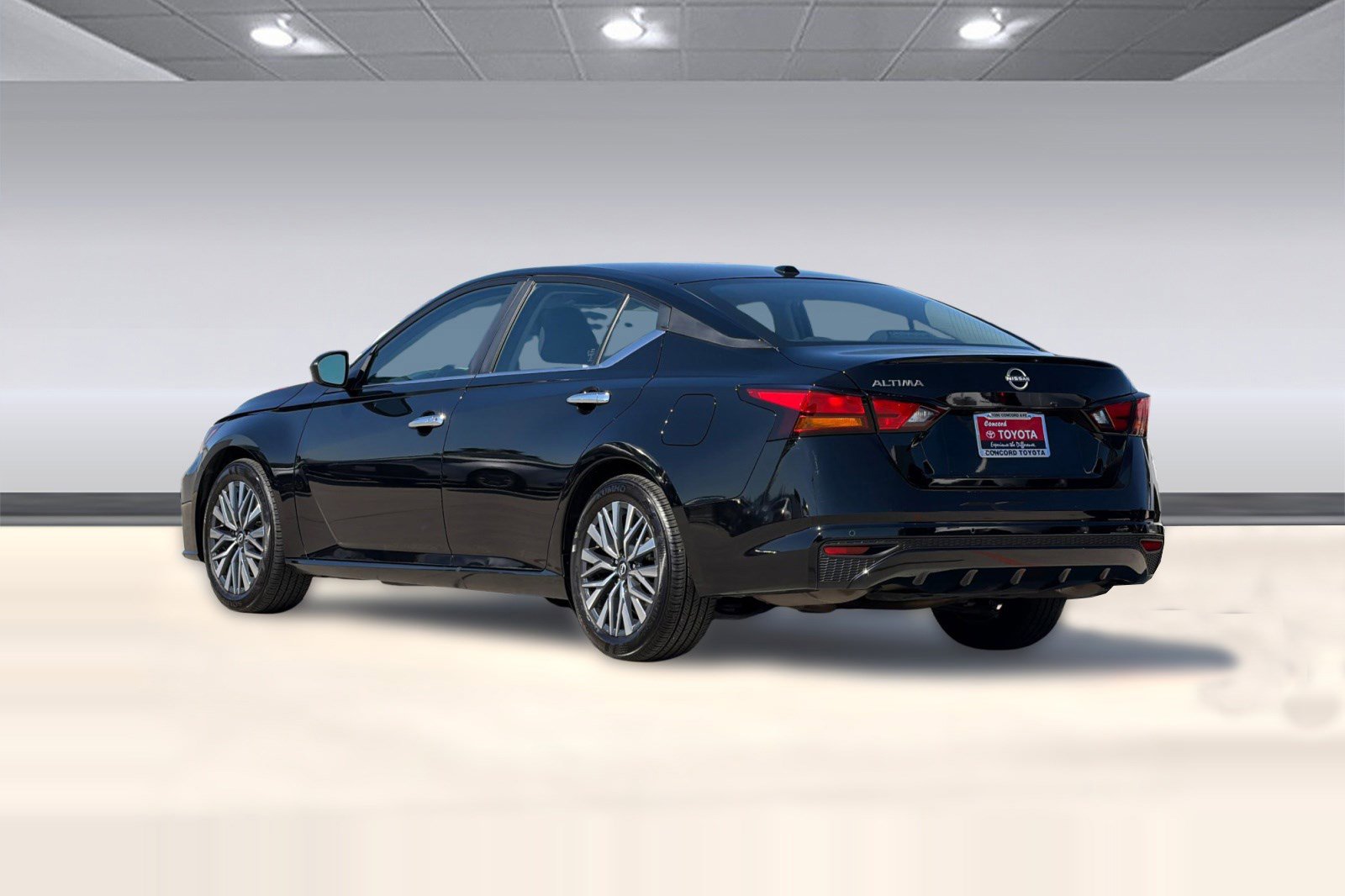 2025 Nissan Altima SV photo 6
