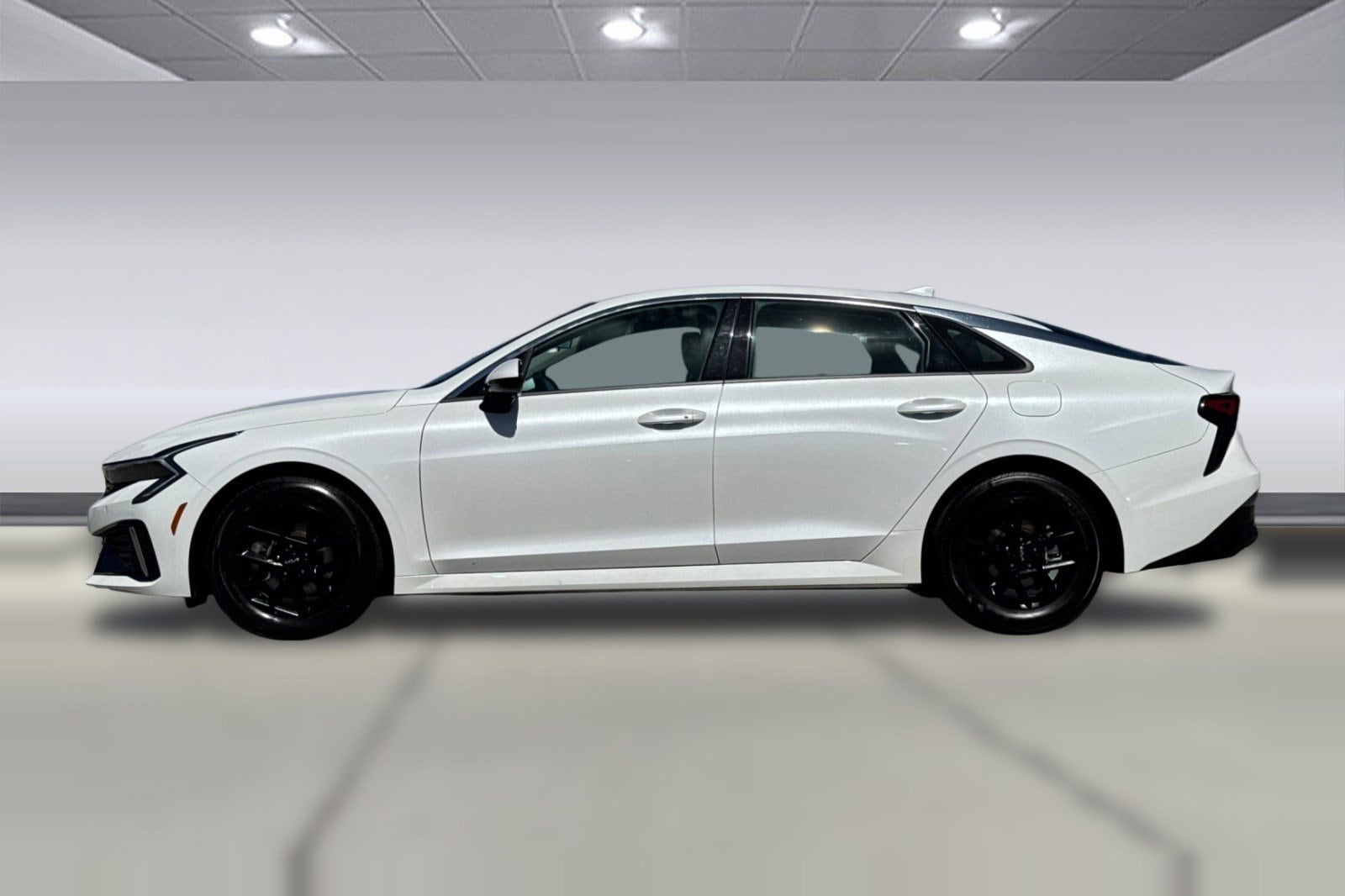 2025 Kia K5 LXS photo 5