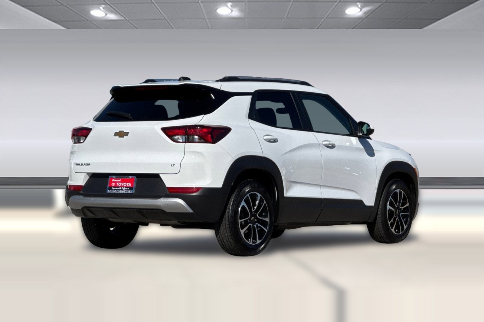 2025 Chevrolet Trailblazer LT photo 2