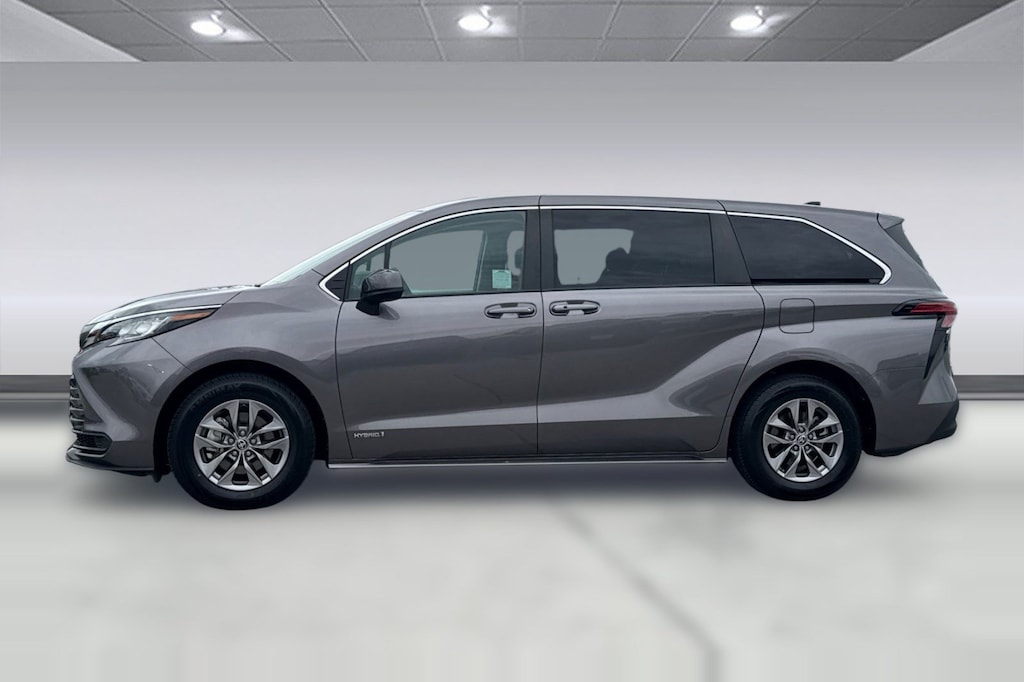 Certified 2021 Toyota Sienna LE Van