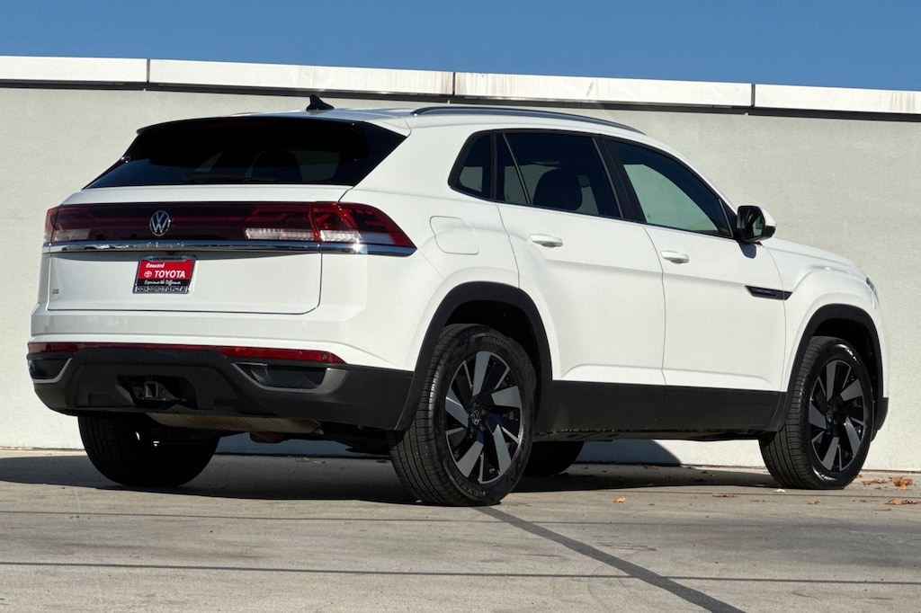 Used 2025 Volkswagen Atlas Cross Sport 2.0T SE w/Technology SUV