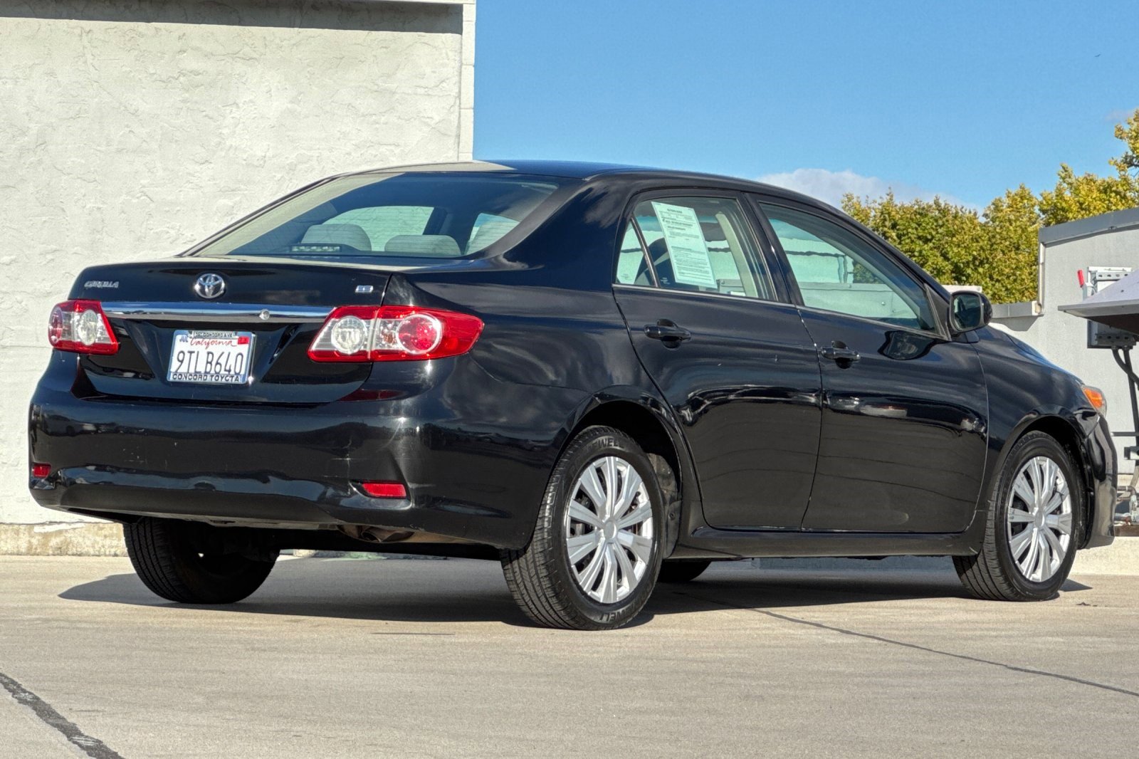 2013 Toyota Corolla LE photo 3