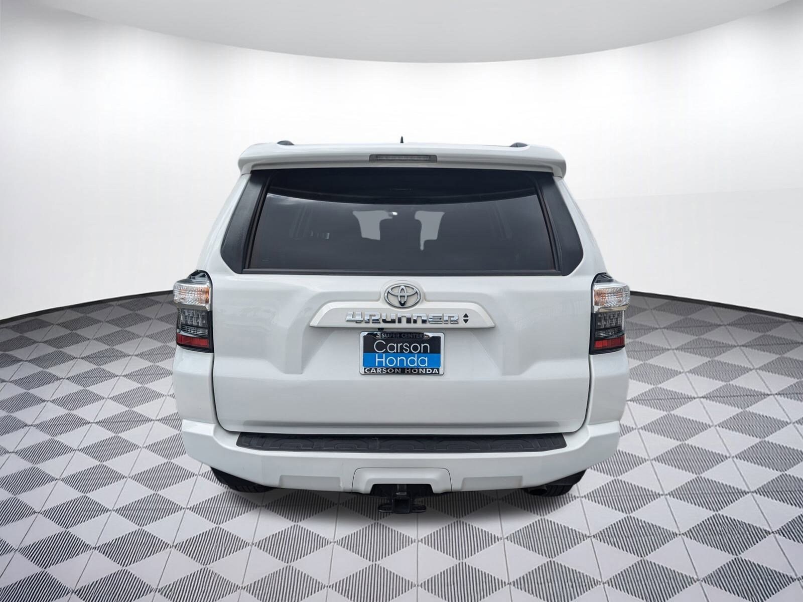 2024 Toyota 4Runner SR5 photo 4