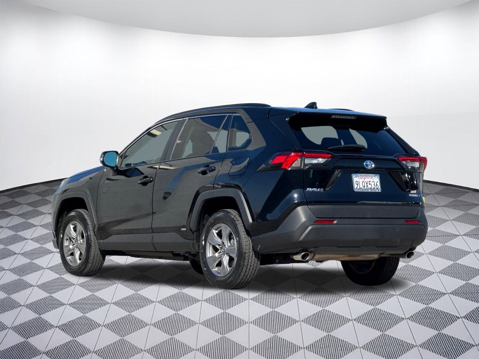 2024 Toyota RAV4 Hybrid XLE photo 3