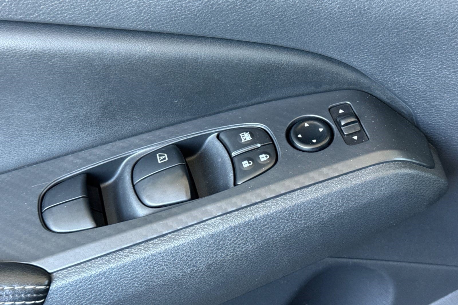 2025 Nissan Altima SV - Photo 14