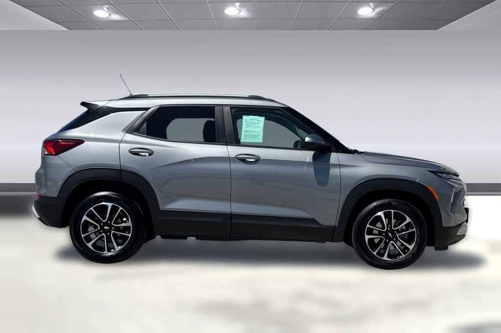 Used 2025 Chevrolet Trailblazer LT SUV