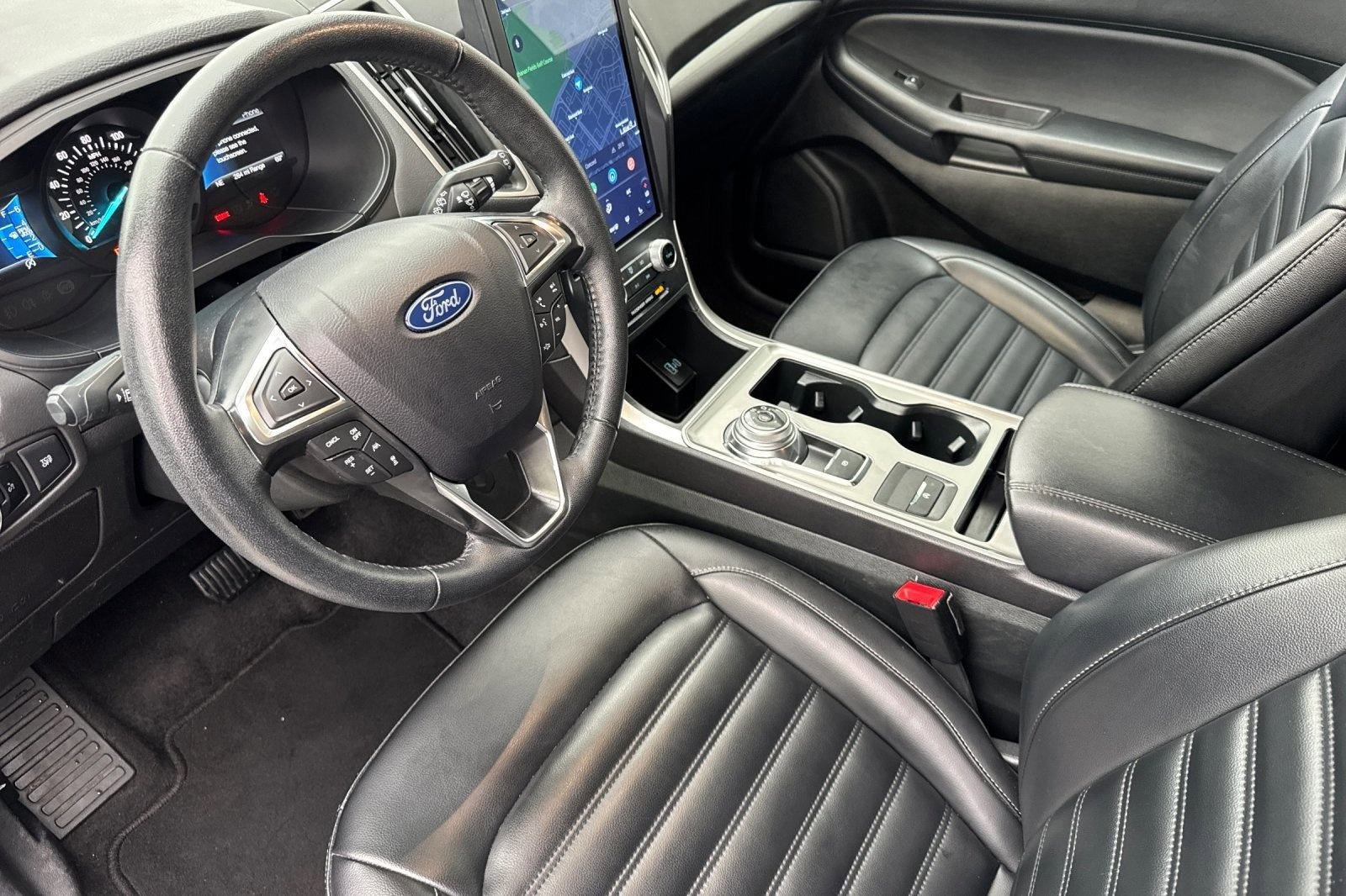 2024 Ford Edge SEL photo 4