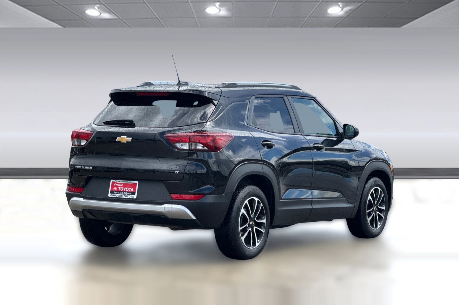 2025 Chevrolet Trailblazer LT photo 2