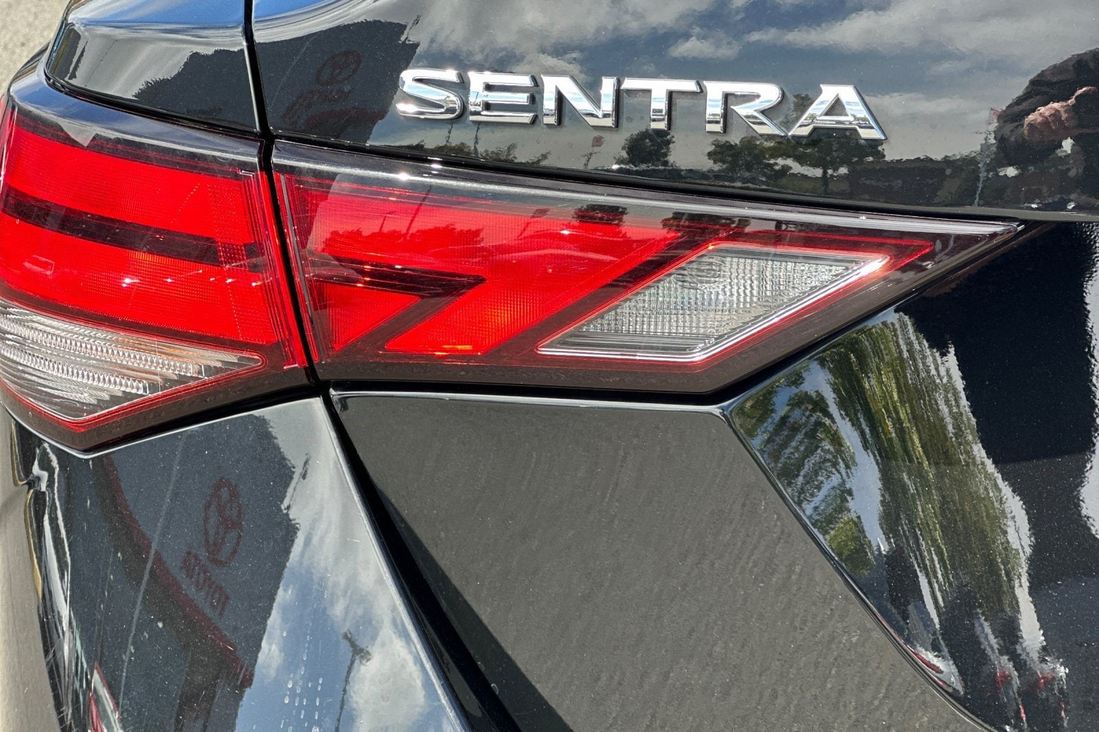 2025 Nissan Sentra SV - Photo 27