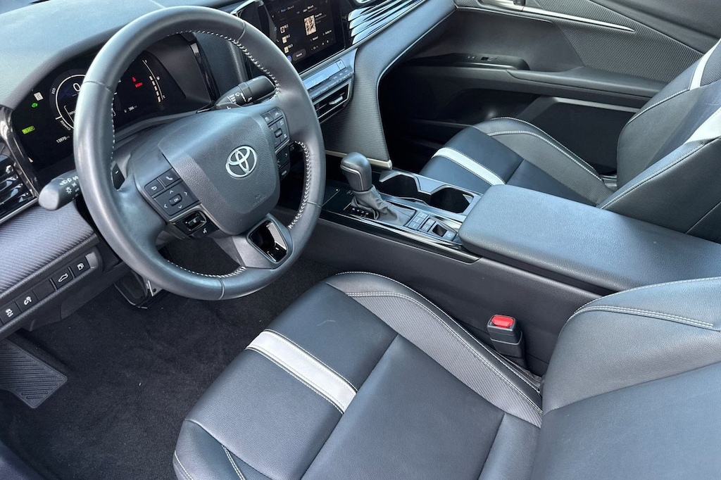 Used 2025 Toyota Camry SE Sedan