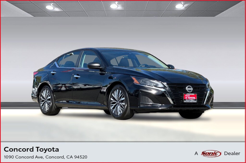 Used 2025 Nissan Altima SV Sedan