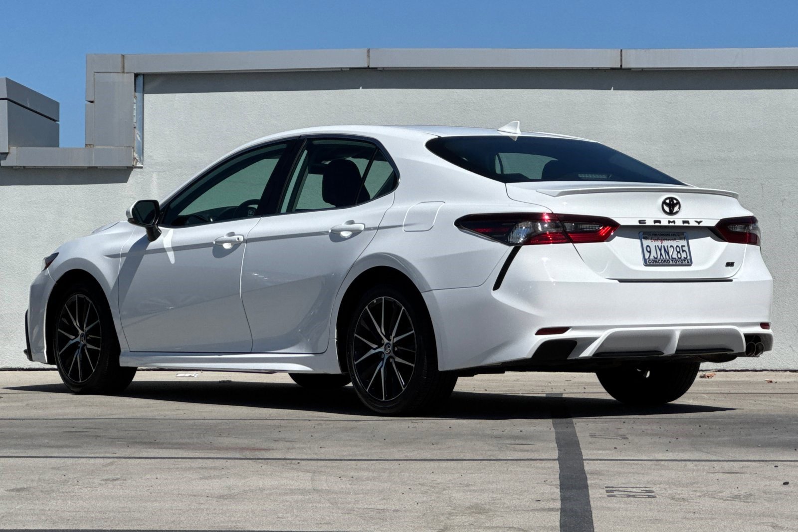 2024 Toyota Camry SE photo 3