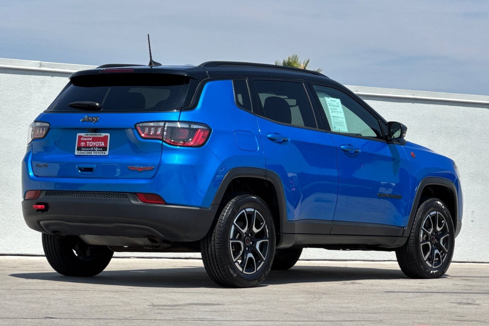 2025 Jeep Compass Trailhawk - Photo 9