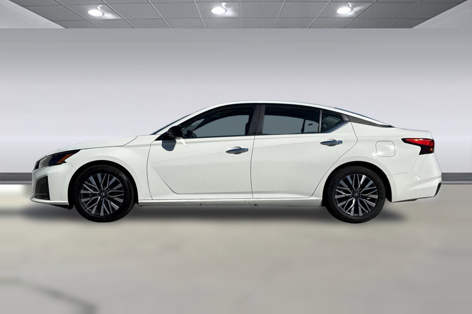 2025 Nissan Altima SV photo 6