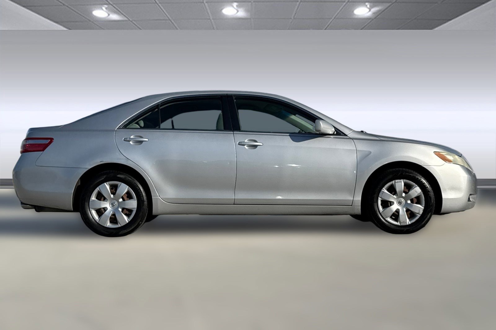 2008 Toyota Camry LE photo 2